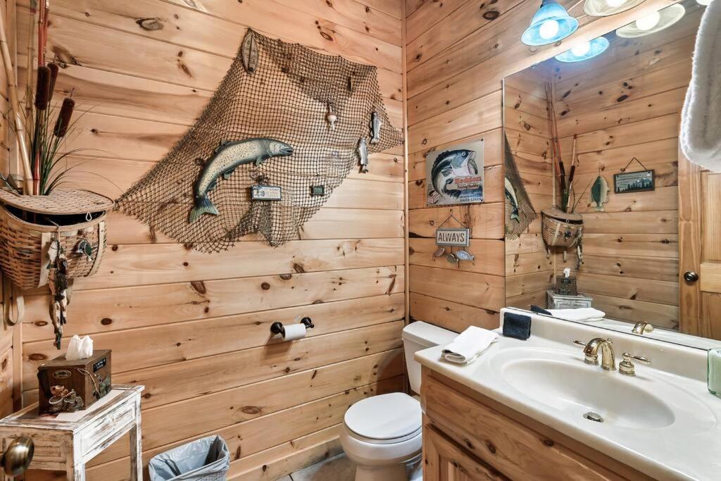 Spectacular Mtns Views With Private Hot Tub With Pool Table And Private Pond Villa Sevierville Eksteriør bilde