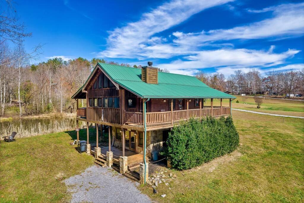 Spectacular Mtns Views With Private Hot Tub With Pool Table And Private Pond Villa Sevierville Eksteriør bilde