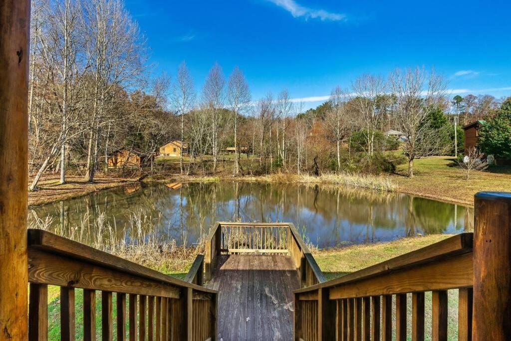 Spectacular Mtns Views With Private Hot Tub With Pool Table And Private Pond Villa Sevierville Eksteriør bilde