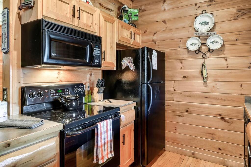 Spectacular Mtns Views With Private Hot Tub With Pool Table And Private Pond Villa Sevierville Eksteriør bilde