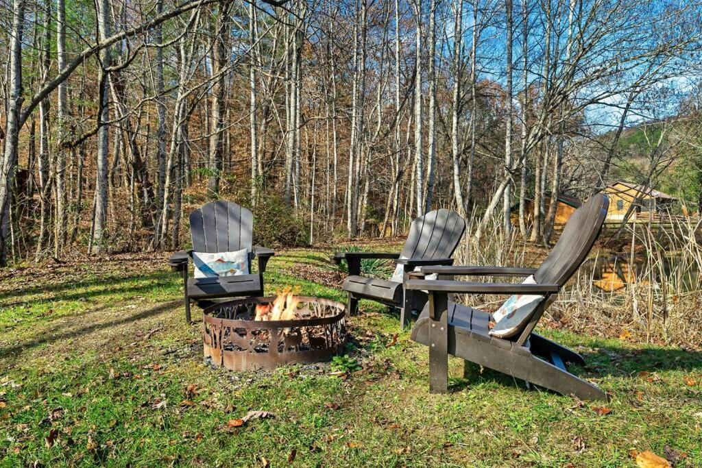 Spectacular Mtns Views With Private Hot Tub With Pool Table And Private Pond Villa Sevierville Eksteriør bilde