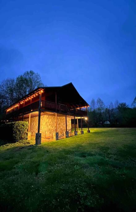 Spectacular Mtns Views With Private Hot Tub With Pool Table And Private Pond Villa Sevierville Eksteriør bilde