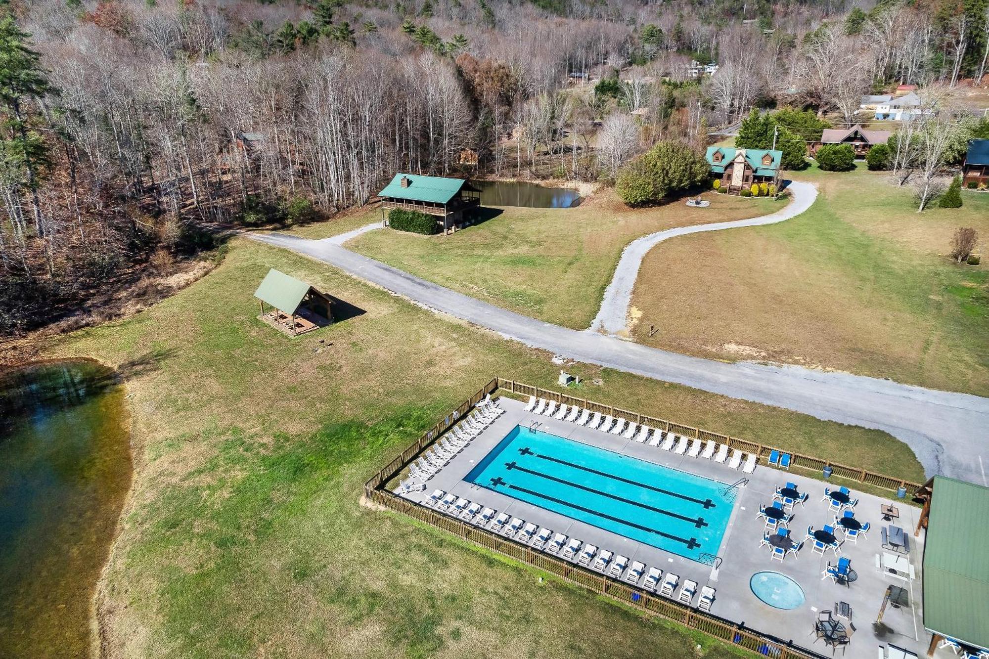 Spectacular Mtns Views With Private Hot Tub With Pool Table And Private Pond Villa Sevierville Eksteriør bilde